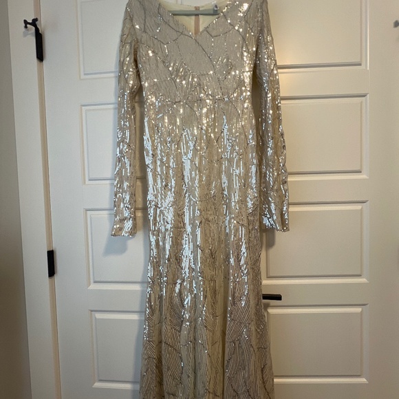 Evening dress - Picture 1 of 3